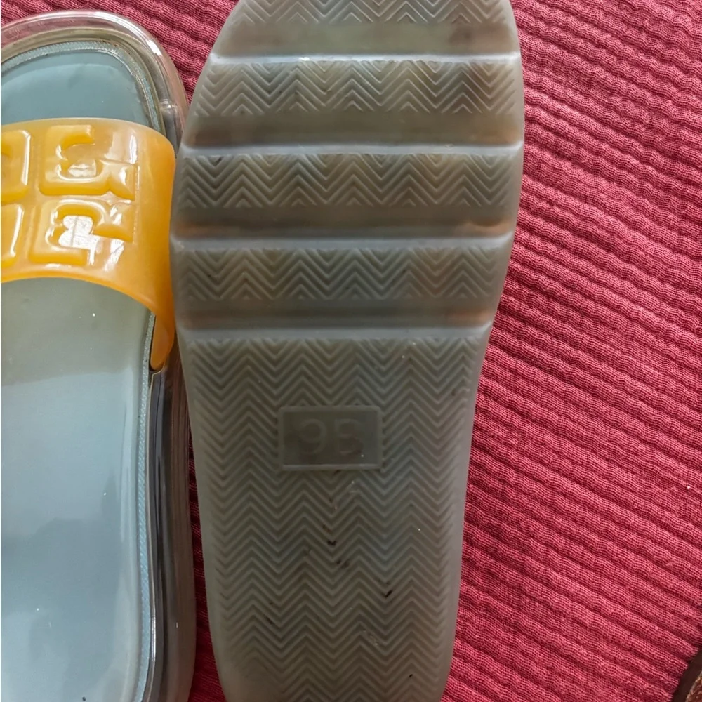 Tory Burch tory burch